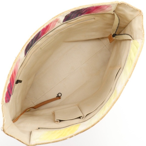 CHANEL White Coco Mark Tote Bag - Picture 6 of 11